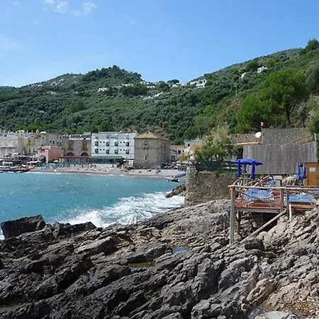 Sleeps 7 Pool Air Con Wifi * Nerano