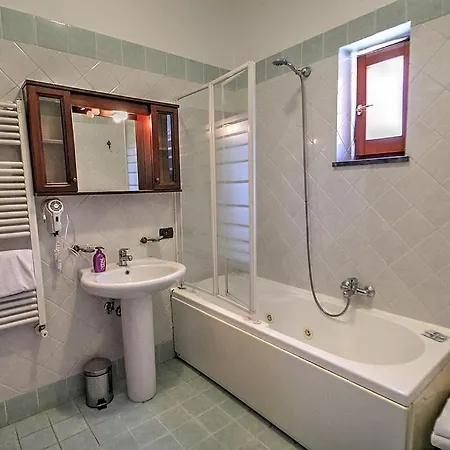 Sleeps 7 Pool Air Con Wifi Villa