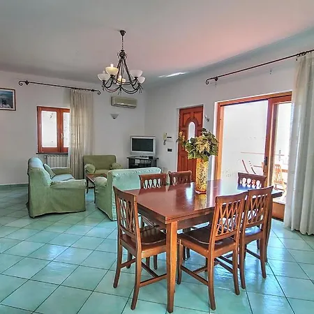 Sleeps 7 Pool Air Con Wifi *