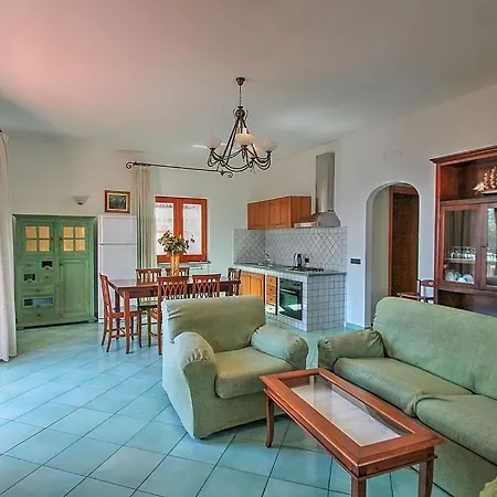 Sleeps 7 Pool Air Con Wifi * Nerano
