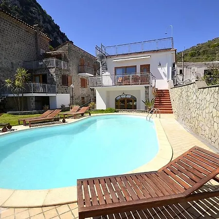 Sleeps 7 Pool Air Con Wifi *